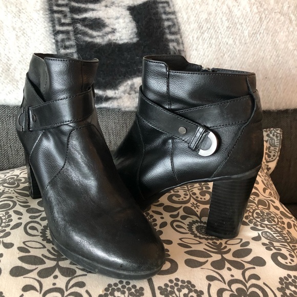 Geox women’s leather booties - Picture 4 of 5